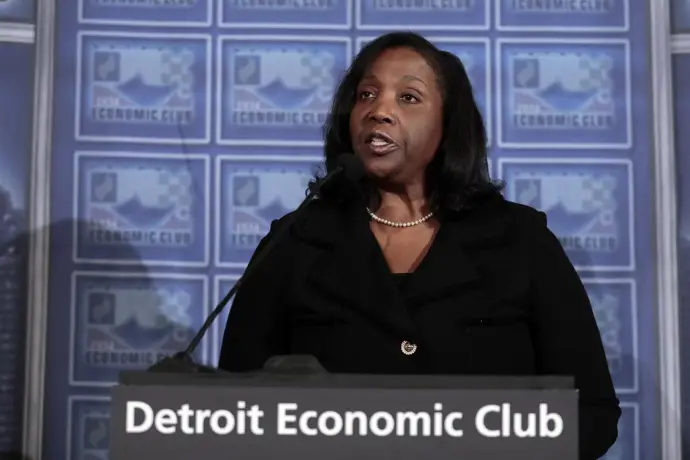 Jueza frena temporalmente el despido de la gobernadora de la Reserva Federal