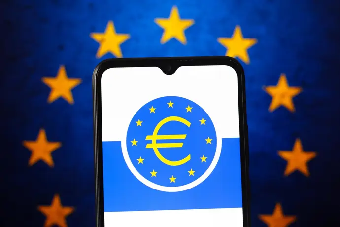 El Eurogrupo se reúne este lunes para discutir el reemplazo de Luis de Guindos en el BCE