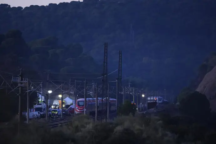 Respuesta inicial de emergencias y Adif tras el trágico accidente en Adamuz